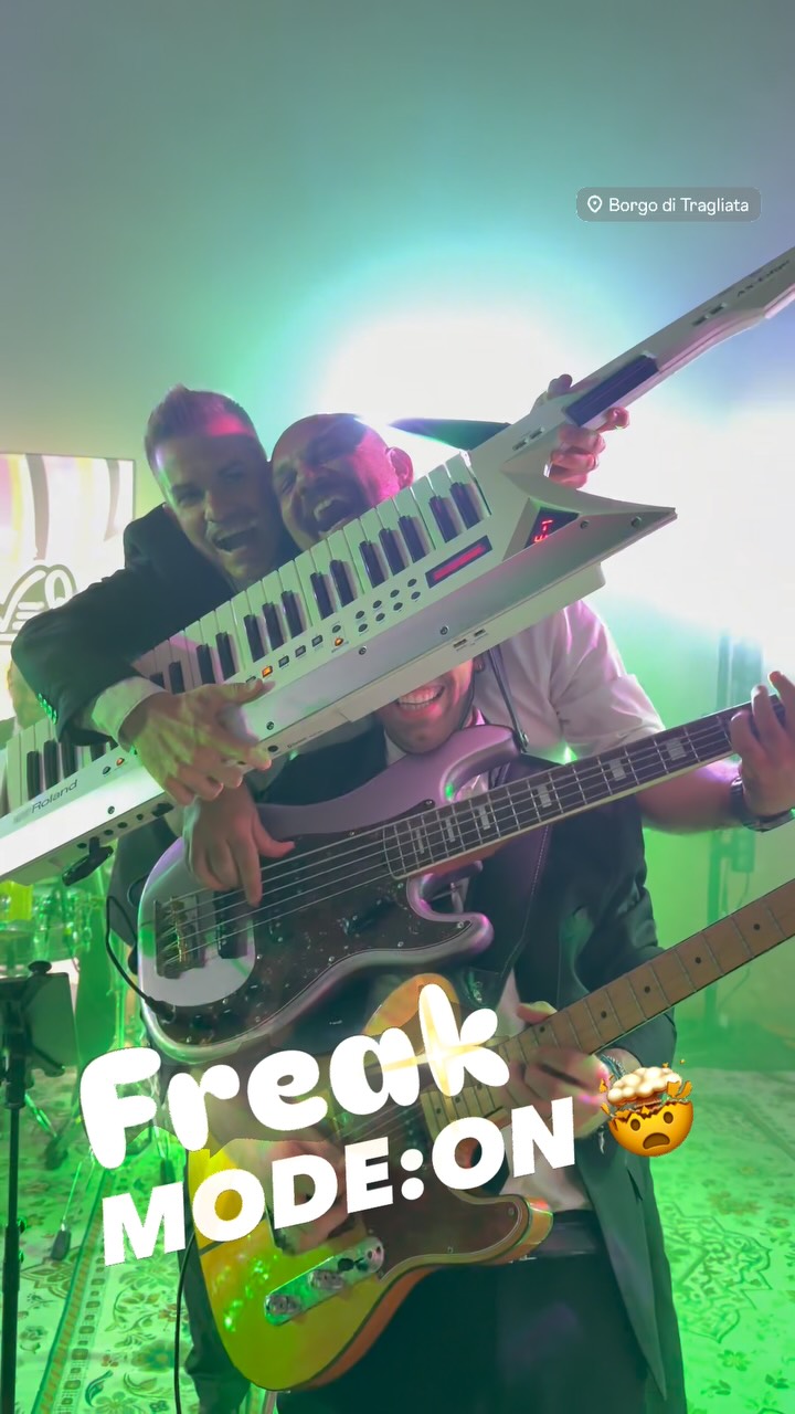 The whole room gets into FREAK MODE 🪩🔥

The band steps off the stage
The crowd joins in
And suddenly, everyone knows the moves💃🕺

No stage. No distance.
Just one big dancefloor 🪩

This is what a night with The Gloves feels like✨

🤯www.thegloves.it

#TheGloves #LeFreak #LiveMusic #WeddingBand #WeddingEntertainment LiveWeddingBand WeddingParty DanceFloor LivePerformance DestinationWedding ItalyWedding ItalianWedding WeddingInItaly PartyBand WeddingMusic